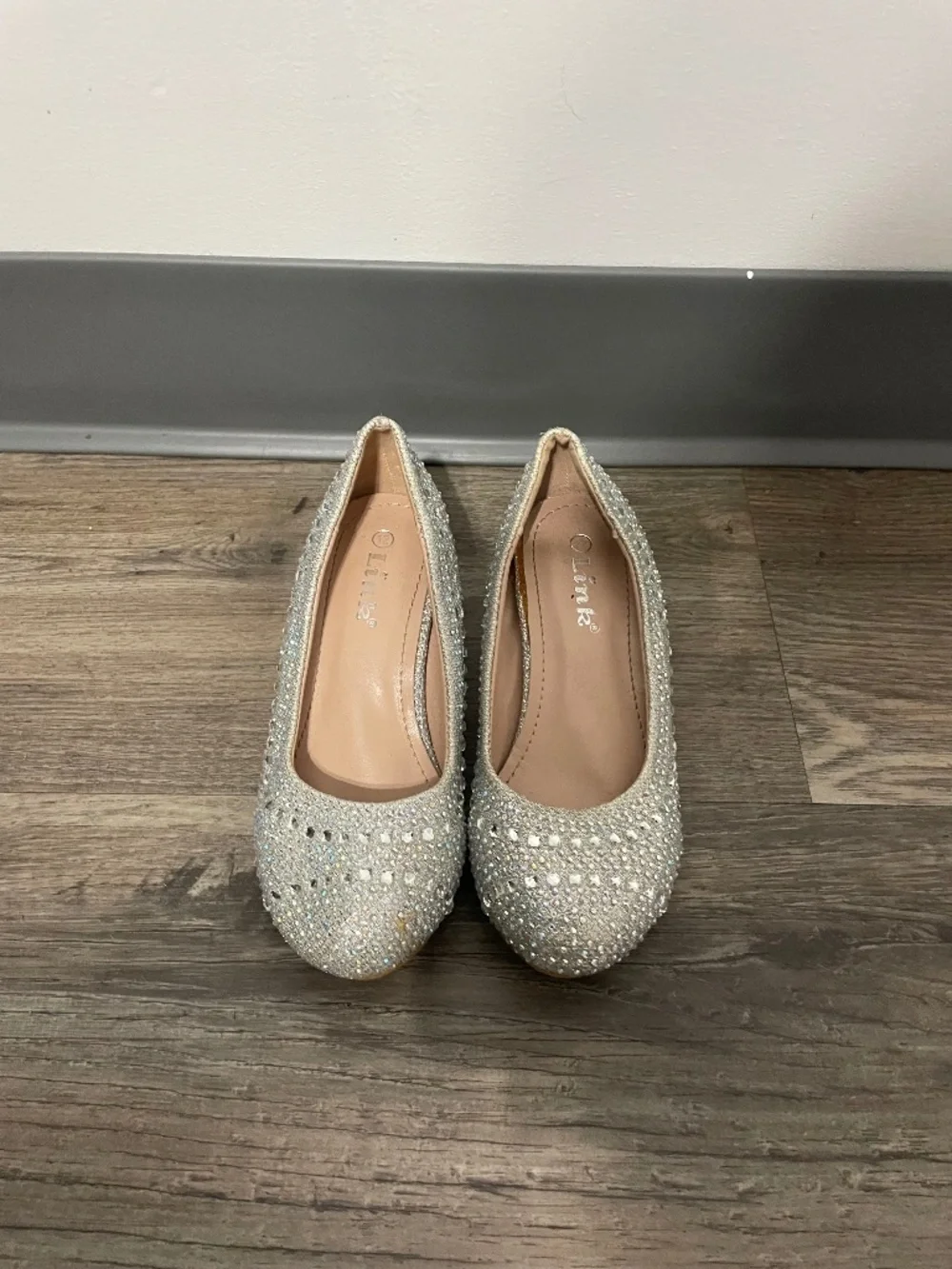 Silver kids (girls) princess glittery kitten heels #glamour #heels #party
